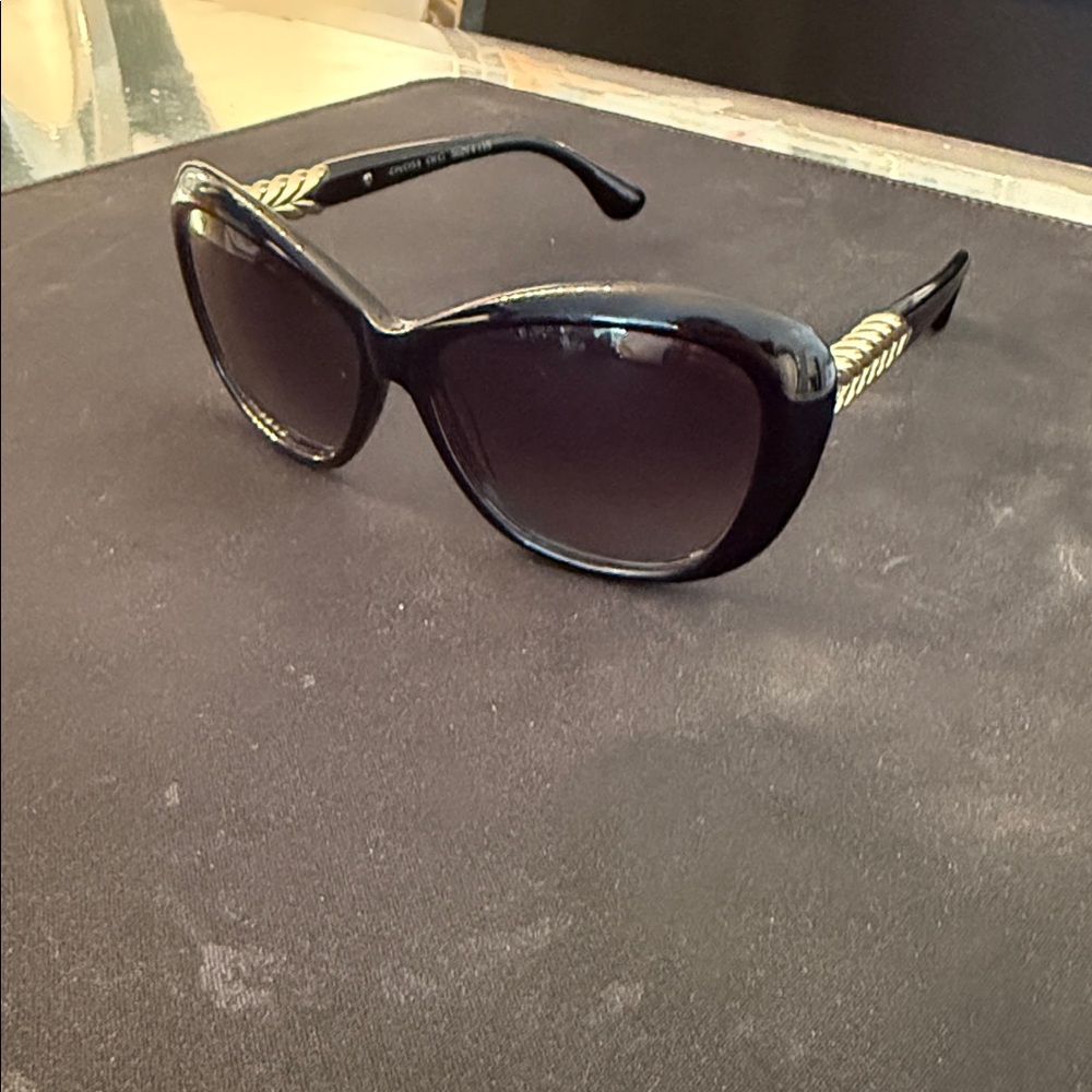 David Yurman Black Sunglasses - Picture 2 of 9